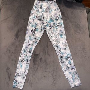 InStill High Rise Blue Kaleidofloral Lululemon Leggings